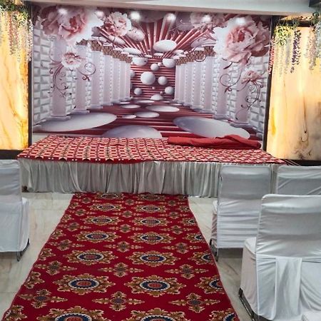 Hotel Empire&Banquet Hisār Buitenkant foto