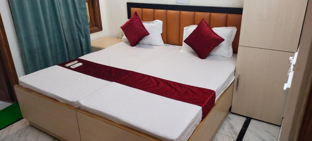 Hotel Empire&Banquet Hisār Buitenkant foto