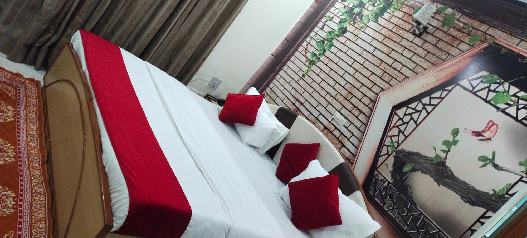 Hotel Empire&Banquet Hisār Buitenkant foto